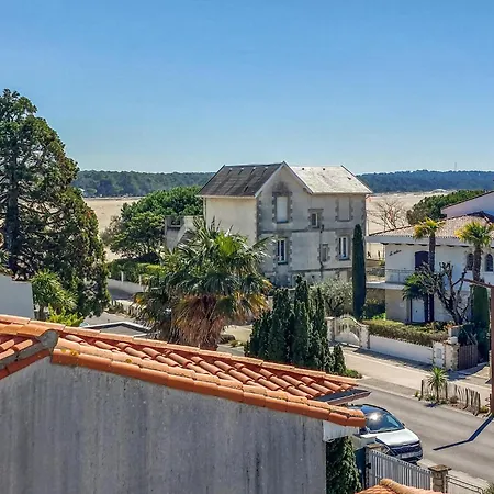Lovely In Saint-georges-de-didon Apartmán *